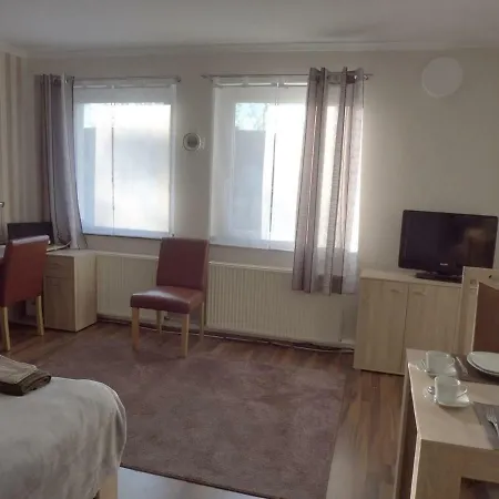 Mit Balkon *