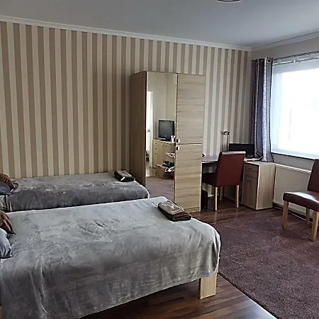 Mit Balkon Apartman